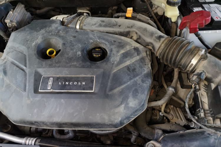 Used Lincoln Continental 2017 2.0T Two-Wheel Drive Deluxe Edition Engine Bay