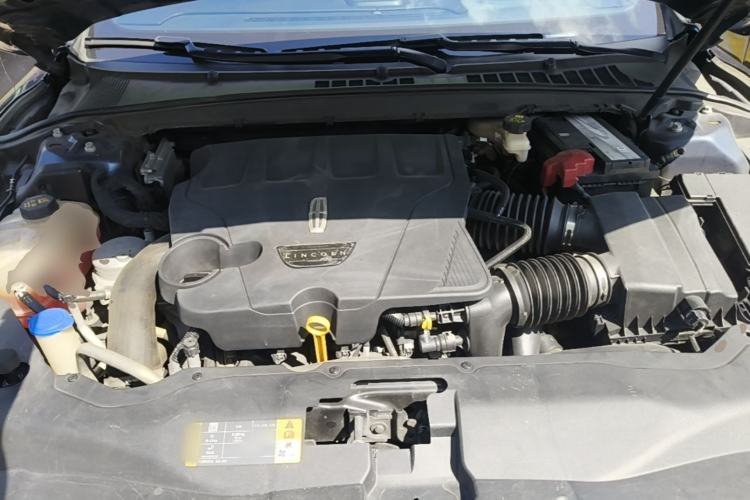 Used Lincoln Continental 2017 3.0T Four-Wheel Drive Prestige Edition Engine Bay