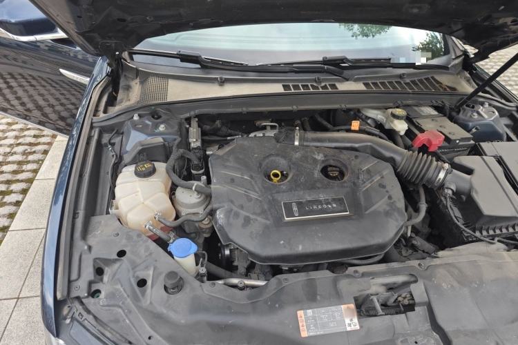 Used Lincoln Continental 2017 2.0T Two-Wheel-Drive Luxury Edition Engine Bay Right
