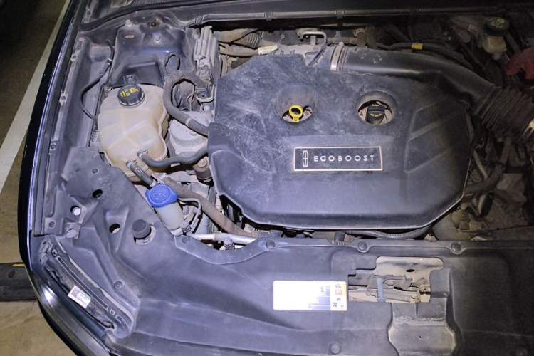 Used Lincoln Continental 2017 2.0T Two-Wheel Drive Deluxe Edition Engine Bay Right