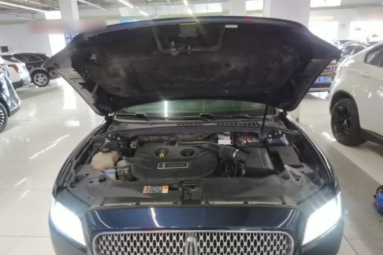 Used Lincoln Continental 2017 2.0T Two-Wheel-Drive Luxury Edition Engine Bay