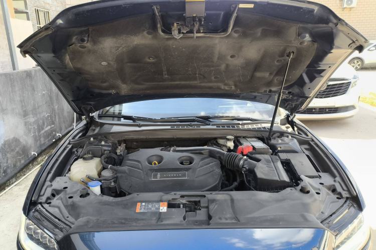 Used Lincoln Continental 2017 2.0T Two-Wheel Drive Prestige Edition Engine Bay