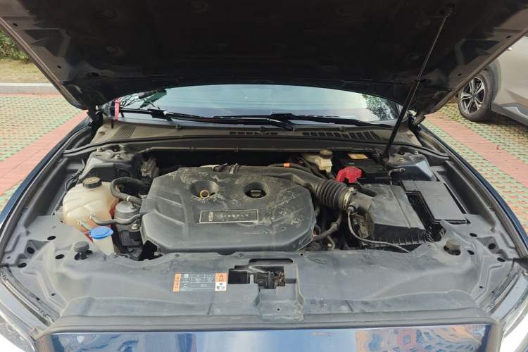 Used Lincoln Continental 2017 2.0T Two-Wheel Drive Prestige Edition Engine Bay