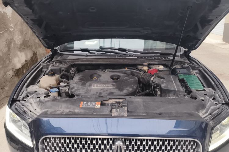 Used Lincoln Continental 2017 2.0T Two-Wheel Drive Deluxe Edition Engine Bay