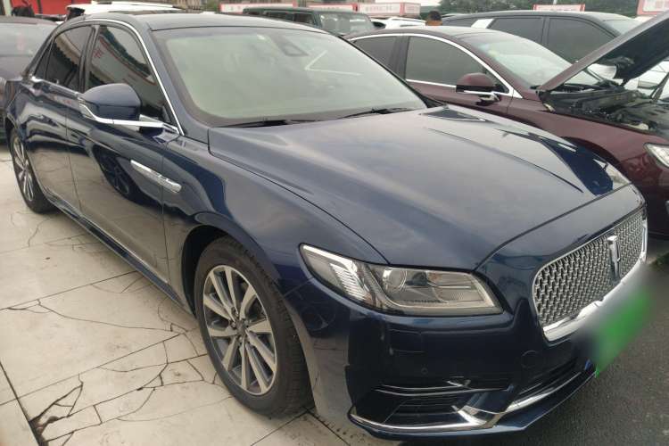Used Lincoln Continental 2017 2.0T Two-Wheel Drive Deluxe Edition Front Right 45 Deg
