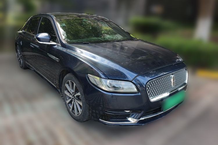 Used Lincoln Continental 2017 2.0T Two-Wheel Drive Deluxe Edition Front Right 45 Deg