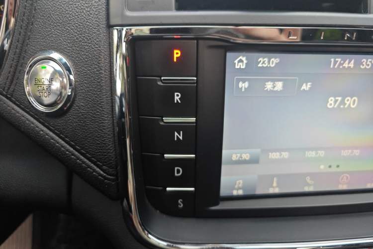 Used Lincoln Continental 2017 2.0T Two-Wheel-Drive Luxury Edition Gear Lever