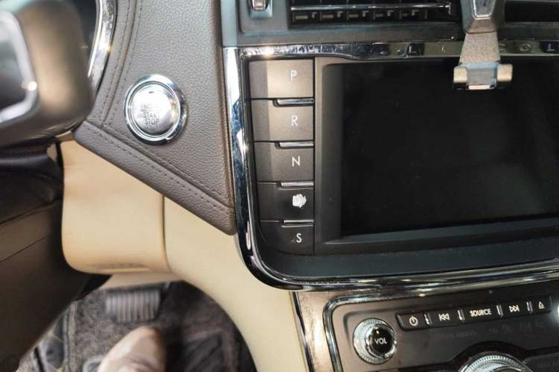 Used Lincoln Continental 2017 2.0T Two-Wheel Drive Deluxe Edition Gear Lever