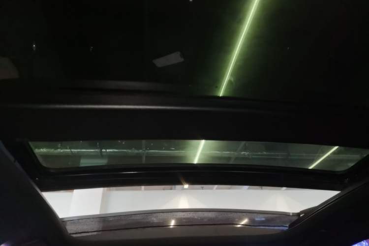 Used Lincoln Continental 2017 2.0T Two-Wheel-Drive Luxury Edition Headliner