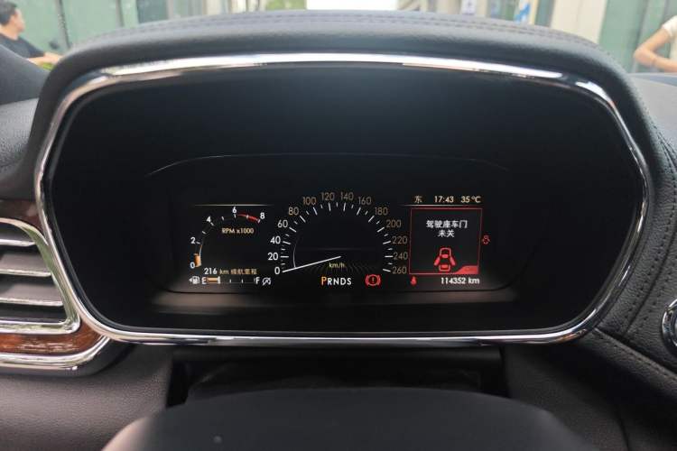 Used Lincoln Continental 2017 2.0T Two-Wheel-Drive Luxury Edition Instrument Cluster