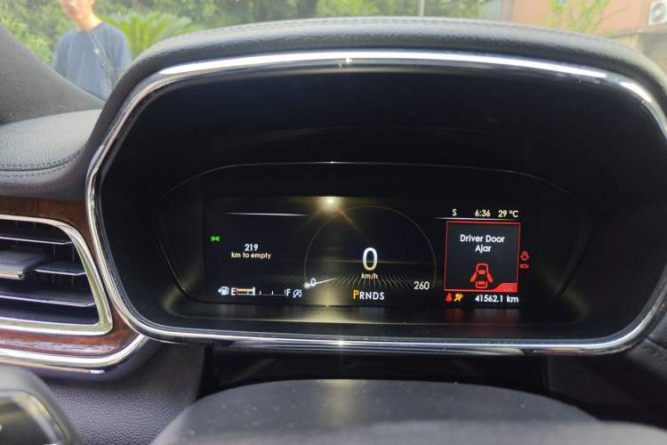 Used Lincoln Continental 2017 2.0T Two-Wheel Drive Prestige Edition Instrument Cluster