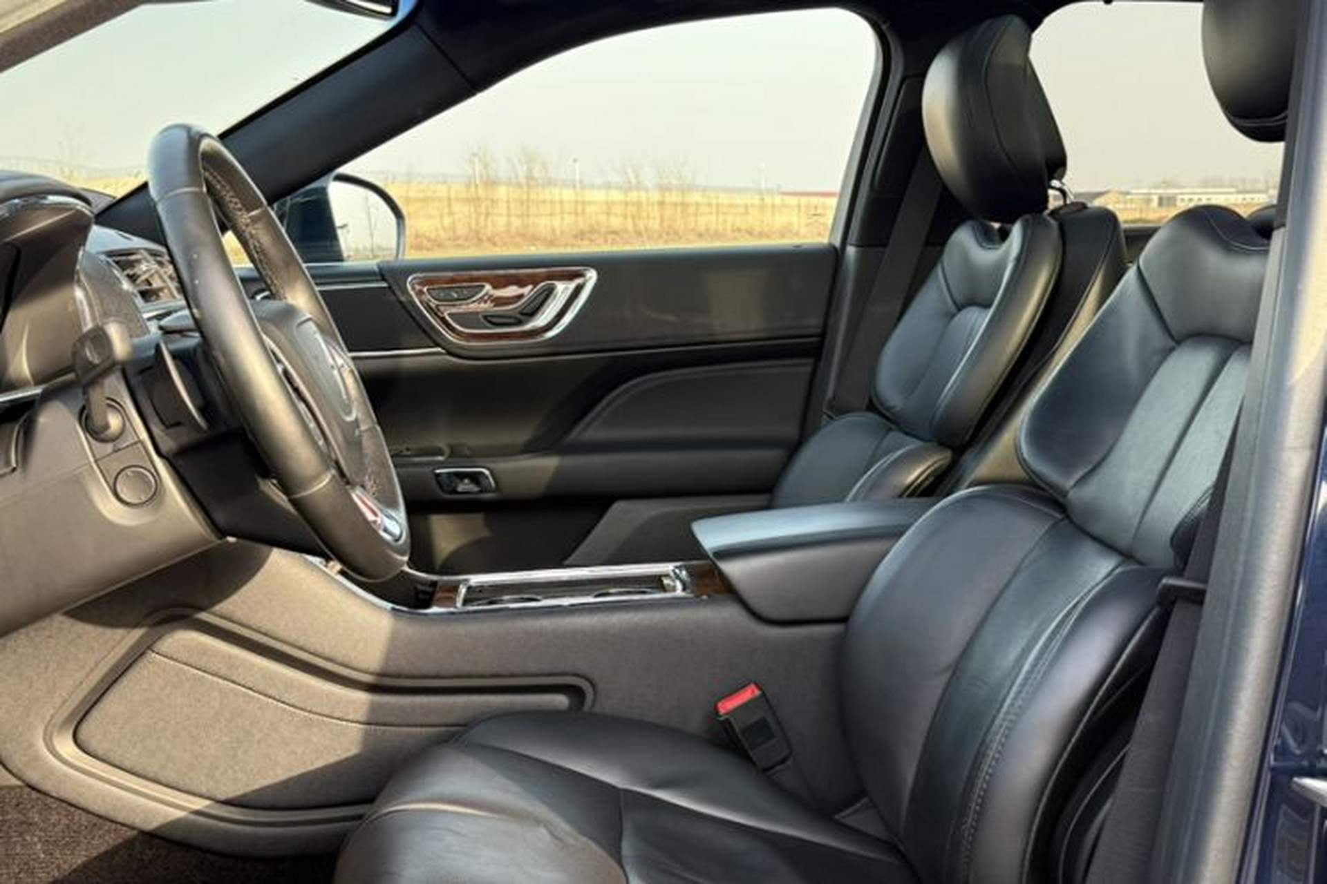Used Lincoln Continental 2017 2.0T Two-Wheel-Drive Luxury Edition Interior 12