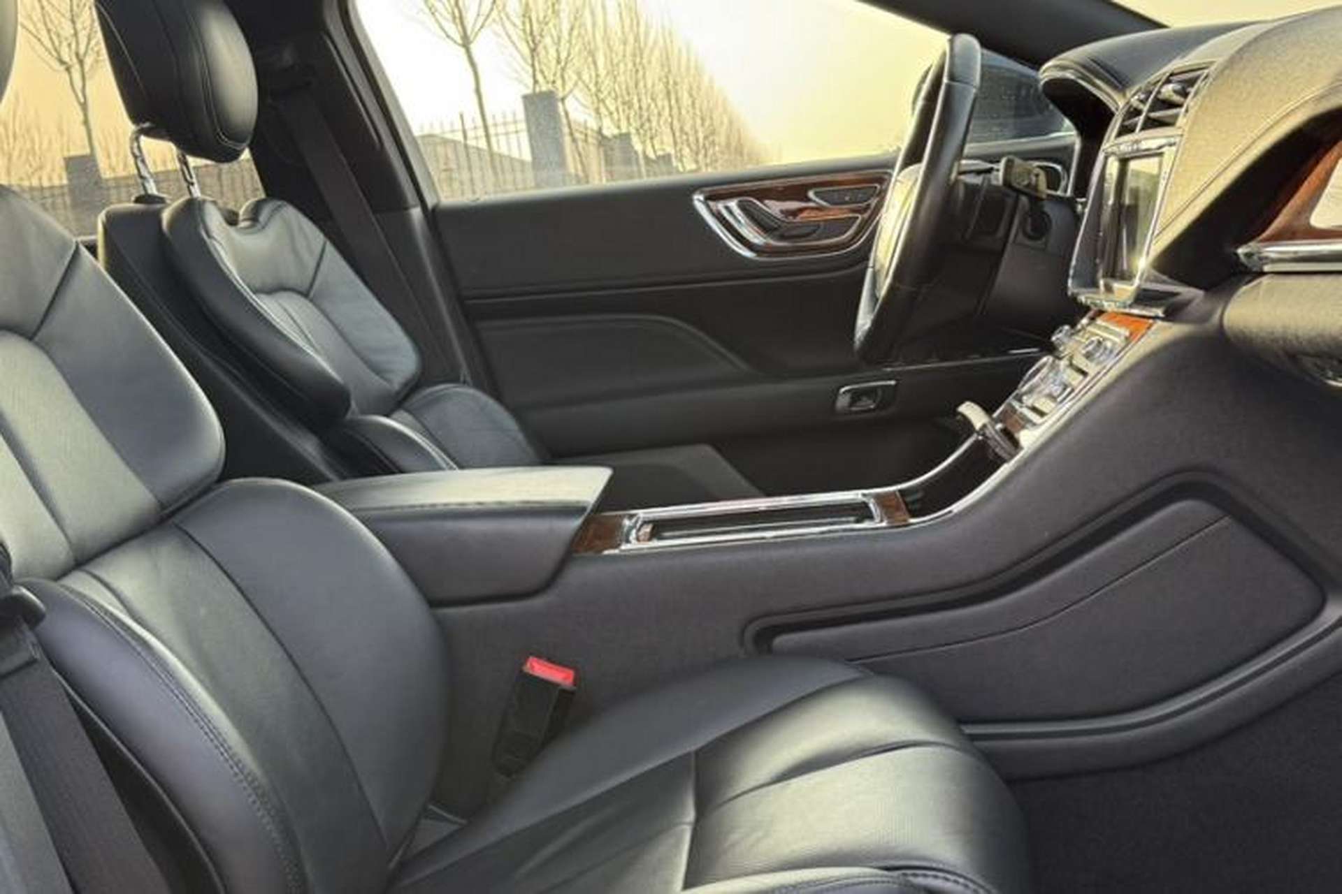 Used Lincoln Continental 2017 2.0T Two-Wheel-Drive Luxury Edition Interior 2