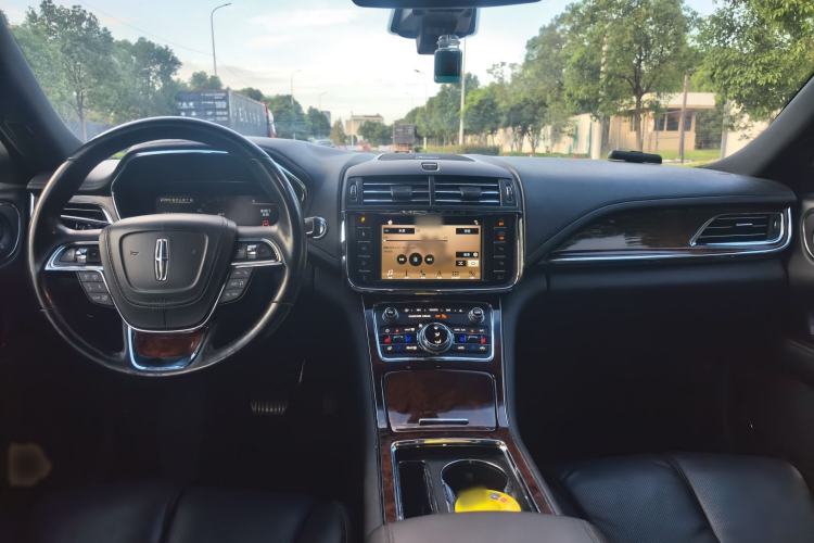 Used Lincoln Continental 2017 2.0T Two-Wheel Drive Prestige Edition Interior 3