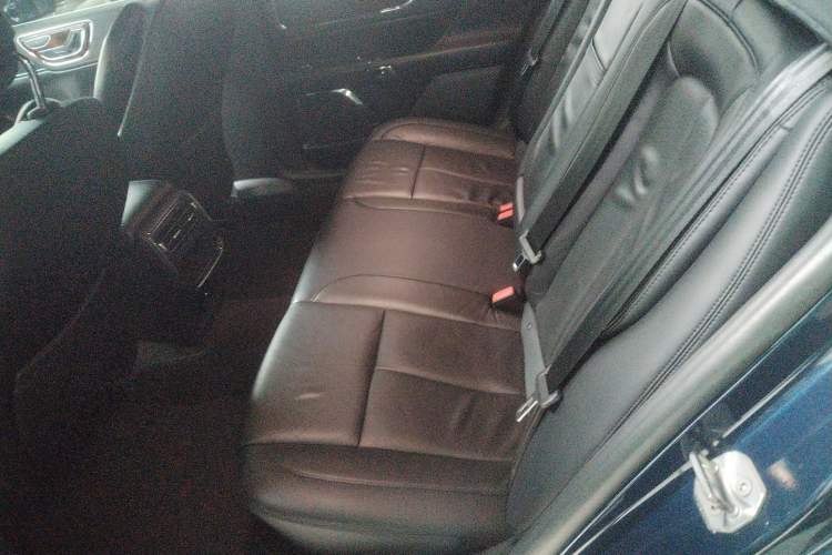 Used Lincoln Continental 2017 2.0T Two-Wheel Drive Deluxe Edition Interior 4