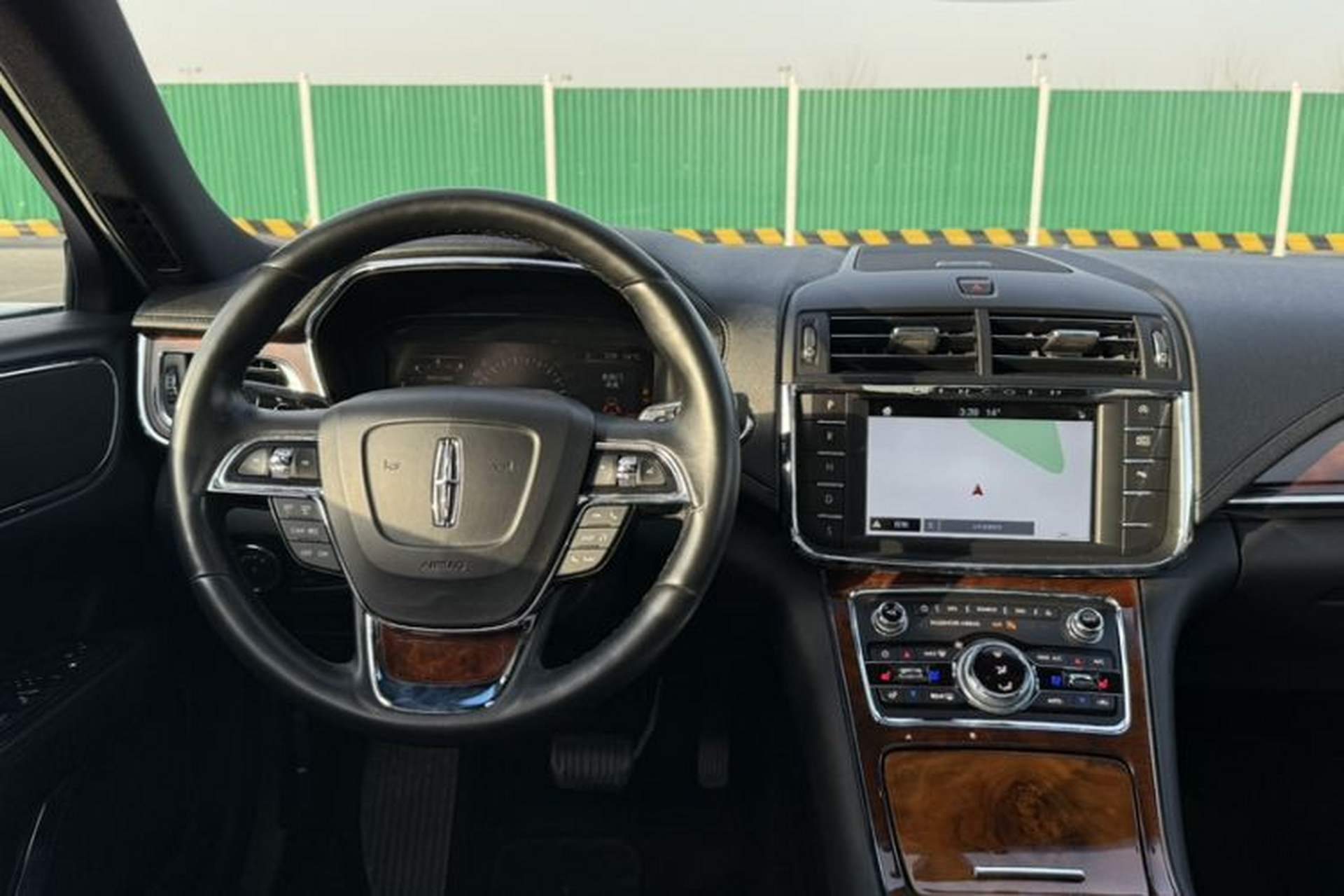 Used Lincoln Continental 2017 2.0T Two-Wheel-Drive Luxury Edition Interior 6