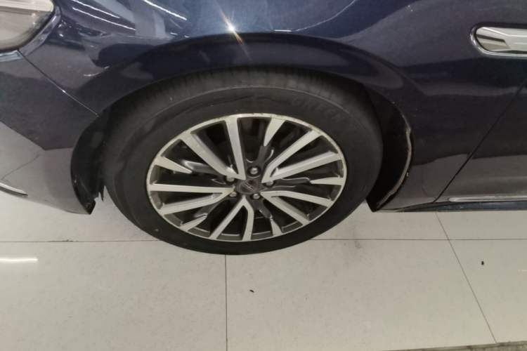 Used Lincoln Continental 2017 2.0T Two-Wheel-Drive Luxury Edition Left Front Wheel Hub