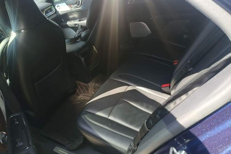 Used Lincoln Continental 2017 3.0T Four-Wheel Drive Prestige Edition Left Rear Seat