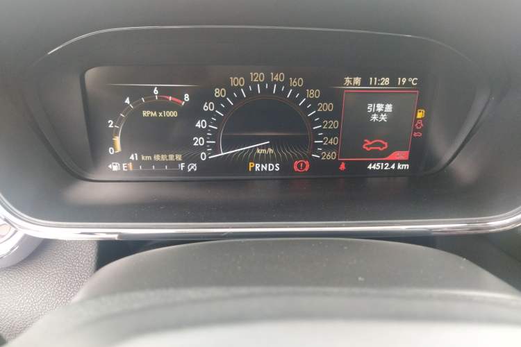 Used Lincoln Continental 2017 2.0T Two-Wheel Drive Deluxe Edition Odometer Close Up