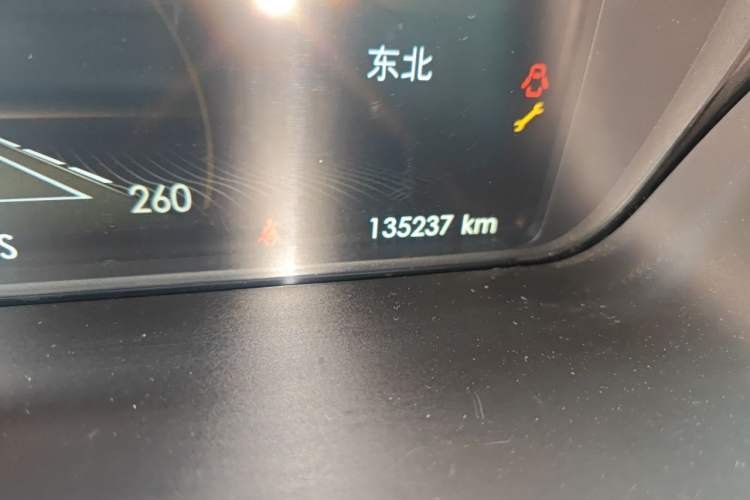 Used Lincoln Continental 2017 3.0T Four-Wheel Drive Prestige Edition Odometer Close Up
