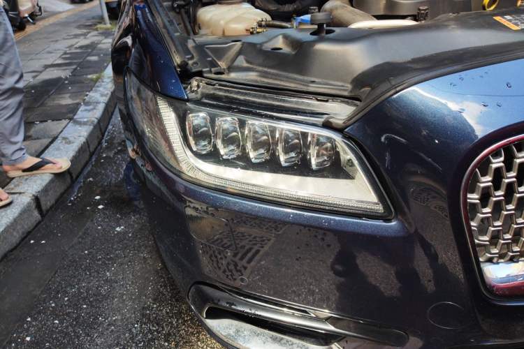 Used Lincoln Continental 2017 3.0T Four-Wheel Drive Prestige Edition Right Front Headlight