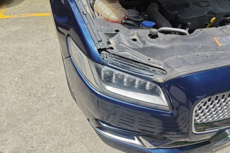 Used Lincoln Continental 2017 3.0T Four-Wheel Drive Prestige Edition Right Front Headlight