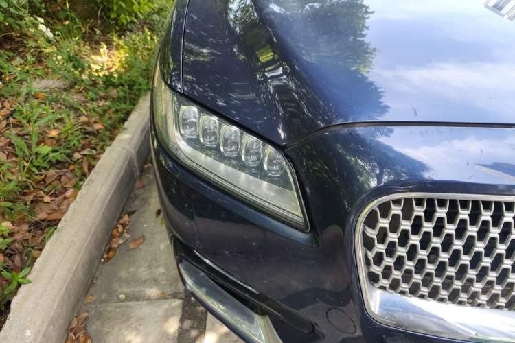 Used Lincoln Continental 2017 2.0T Two-Wheel Drive Prestige Edition Right Front Headlight