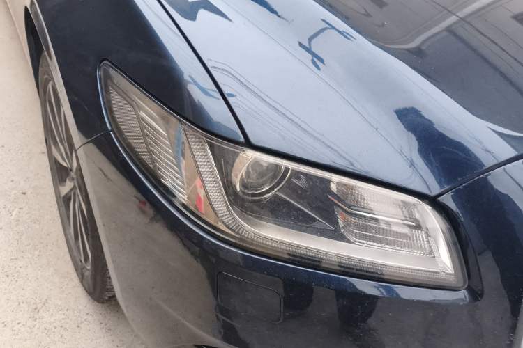 Used Lincoln Continental 2017 2.0T Two-Wheel Drive Deluxe Edition Right Front Headlight