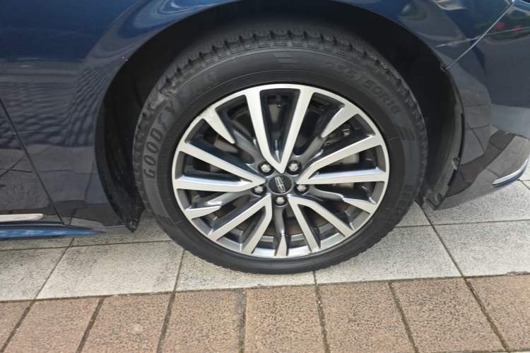 Used Lincoln Continental 2017 2.0T Two-Wheel-Drive Luxury Edition Right Front Wheel Hub