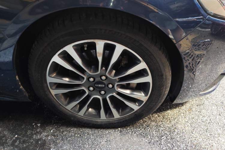 Used Lincoln Continental 2017 3.0T Four-Wheel Drive Prestige Edition Right Front Wheel Hub
