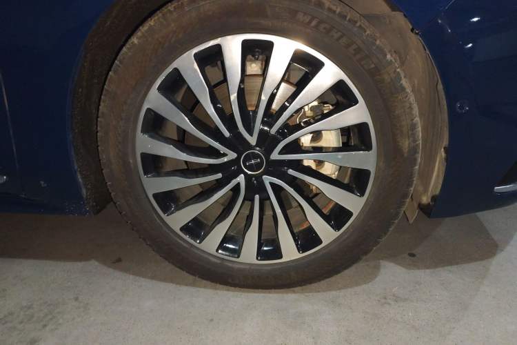 Used Lincoln Continental 2017 3.0T Four-Wheel Drive Presidential Edition Right Front Wheel Hub