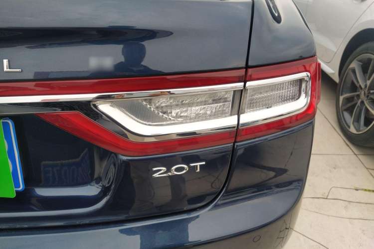 Used Lincoln Continental 2017 2.0T Two-Wheel Drive Deluxe Edition Right Rear Taillight