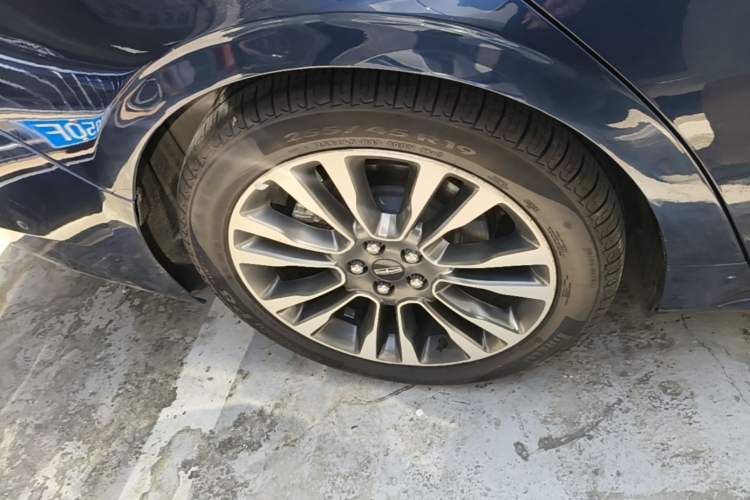 Used Lincoln Continental 2017 3.0T Four-Wheel Drive Prestige Edition Right Rear Wheel Hub