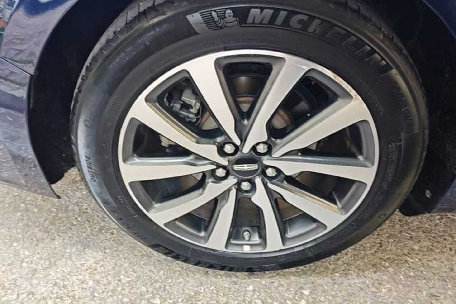 Used Lincoln Continental 2017 2.0T Two-Wheel Drive Deluxe Edition Right Rear Wheel Hub
