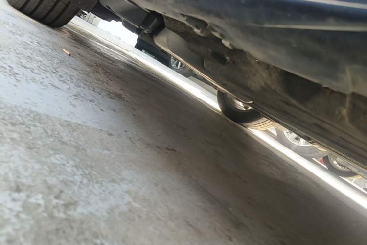 Used Lincoln Continental 2017 3.0T Four-Wheel Drive Prestige Edition Right Side Sill