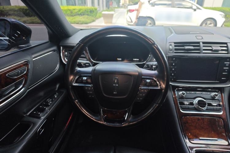 Used Lincoln Continental 2017 2.0T Two-Wheel-Drive Luxury Edition Steering Wheel