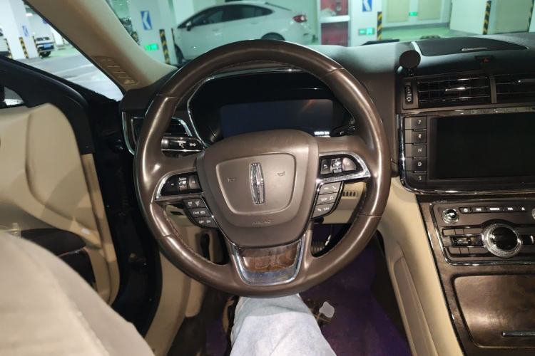 Used Lincoln Continental 2017 2.0T Two-Wheel Drive Deluxe Edition Steering Wheel