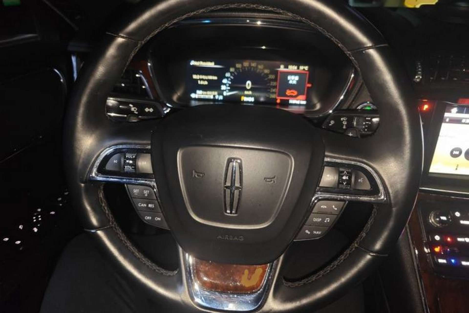 Used Lincoln Continental 2017 2.0T Two-Wheel Drive Deluxe Edition Steering Wheel