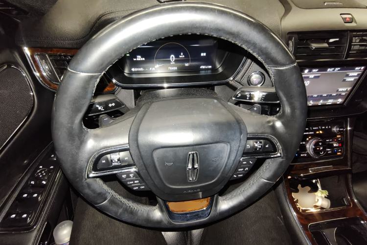 Used Lincoln Continental 2017 2.0T Two-Wheel Drive Deluxe Edition Steering Wheel
