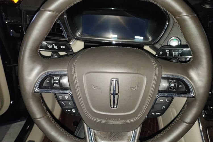 Used Lincoln Continental 2017 3.0T Four-Wheel Drive Prestige Edition Steering Wheel