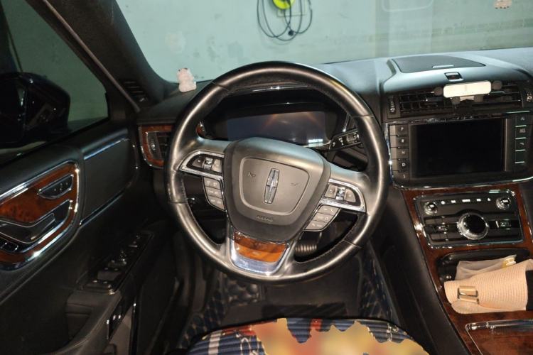 Used Lincoln Continental 2017 2.0T Two-Wheel-Drive Luxury Edition Steering Wheel