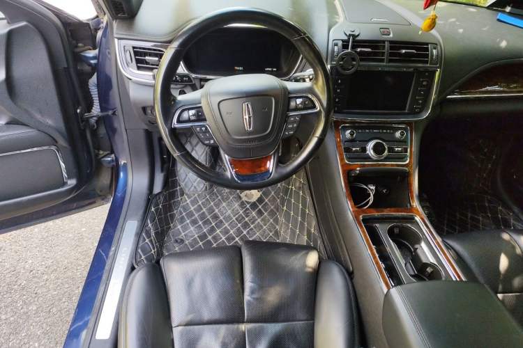 Used Lincoln Continental 2017 2.0T Two-Wheel Drive Prestige Edition Steering Wheel