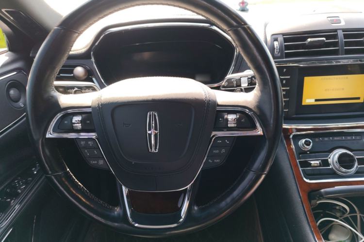 Used Lincoln Continental 2017 2.0T Two-Wheel Drive Prestige Edition Steering Wheel