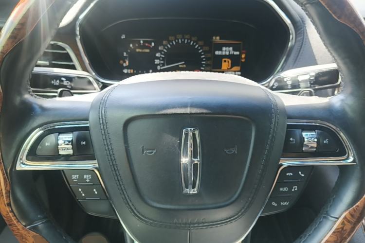 Used Lincoln Continental 2017 3.0T Four-Wheel Drive Prestige Edition Steering Wheel