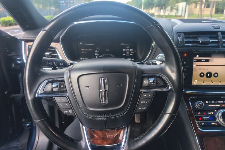 Used Lincoln Continental 2017 2.0T Two-Wheel Drive Prestige Edition Steering Wheel