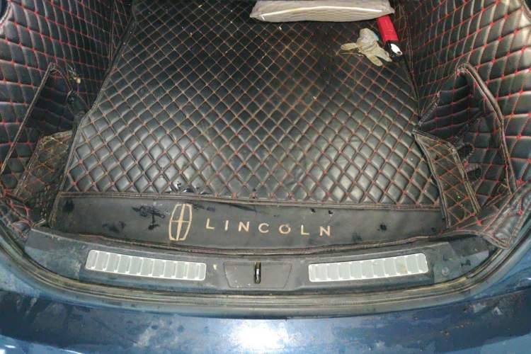 Used Lincoln Continental 2017 2.0T Two-Wheel Drive Deluxe Edition Trunk