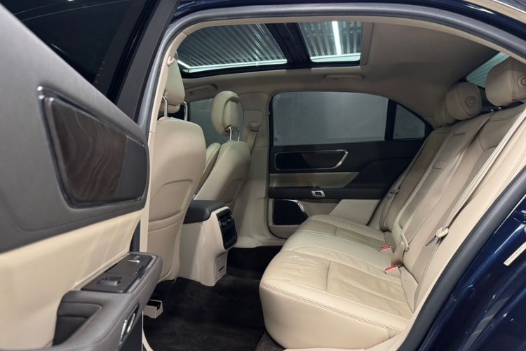 Used Lincoln Continental 2017 2.0T Two-Wheel Drive Deluxe Edition Trunk