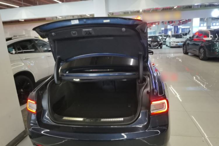 Used Lincoln Continental 2017 2.0T Two-Wheel-Drive Luxury Edition Trunk