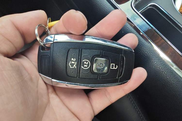 Used Lincoln Continental 2017 2.0T Two-Wheel-Drive Luxury Edition Vehicle Key