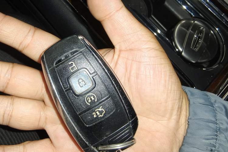 Used Lincoln Continental 2017 2.0T Two-Wheel Drive Deluxe Edition Vehicle Key